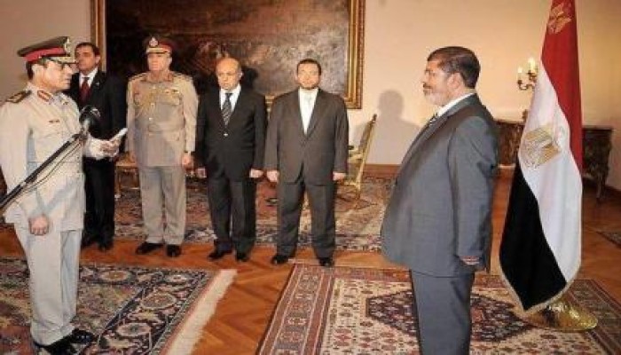 الخائن السيسي: مرسي ظن أنني مسلم متدين فعينني وزيرا للدفاع