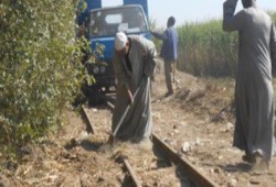 في ظل إهمال حكومة الانقلاب.. سرقة قضبان و"فلنكات" السكة الحديد بسوهاج