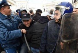 آلاف الجزائريين يتظاهرون ضد استغلال الغاز الصخري جنوب البلاد