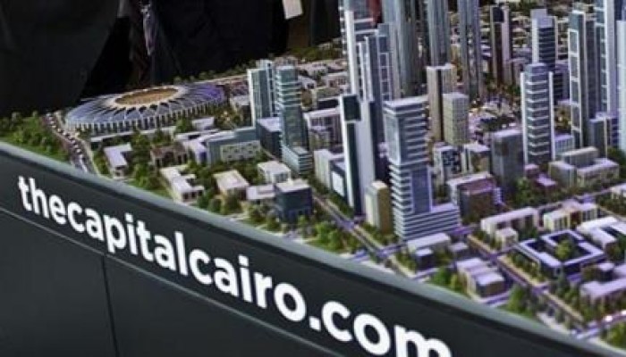 الانقلاب يعود لعهد مبارك بوهم العاصمة الجديدة .. و الشعب يشكو انهيار البنية التحتيه