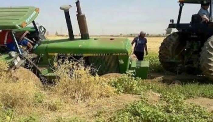 نحس الانقلاب: جرار يدهس شخصين ويصيب آخر بقنا