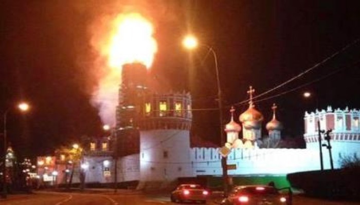 بالفيديو.. حريق بالكرملين مع أنباء عن انقلاب على بوتين