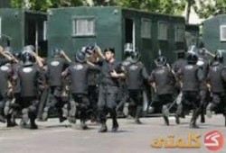 مليشيات الانقلاب تداهم أكثر من 30 منزل بقريتي "الاخصاص" "وتطون" وتعتقل 12 من مؤيدي الشرعية