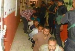 قوات أمن الانقلاب تعتدي على عدد من المعتقلين في بني سويف بقنابل الغاز