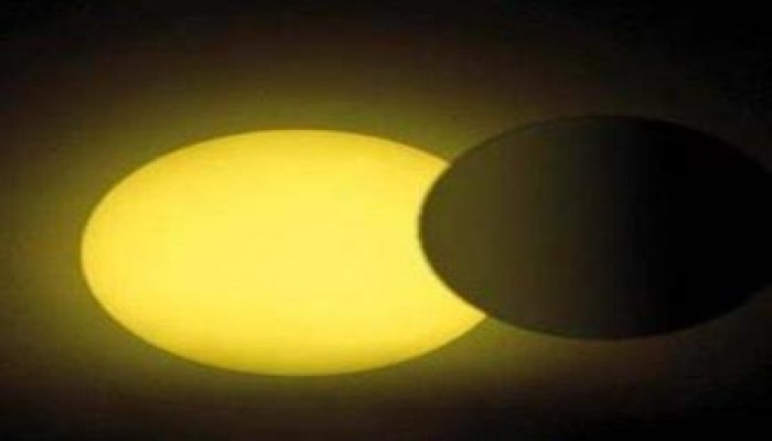 مصر تشهد كسوفا جزئيا للشمس غدا يبدأ 11.10 صباحا
