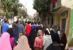 في جمعة «حيوا أم الشهيد».. ثوار «صفط اللبن» يهتفون ضد الداخلية