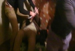 المقاومة الشعبية تقتحم كمين للشرطة بالمنصورة وتقيّد أفراده وتستولي على الأسلحة (صور)