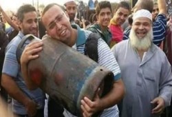 أزمة البوتاجاز تتفاقم بـ القليوبية.. وسط تجاهل وتراخي الانقلاب .. وضنك تنشر فيديو للأزمة