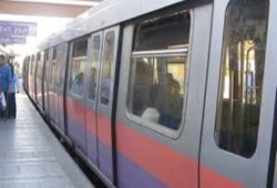 عمال "مترو الأنفاق" يهددون بالاعتصام حال عدم صرف مستحقاتهم المالية