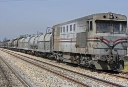 عودة حركة قطارات قبلي بعد توفقها بسبب "علبة كشري"