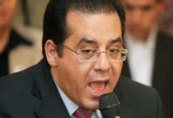 أيمن نور يهاجم فجر السعيد لتدخلها في شؤون مصر