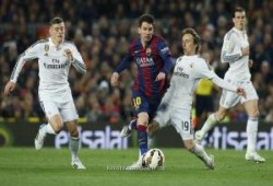 برشلونة يخطف الكلاسيكو بفوز مثير على ريال مدريد (فيديو)