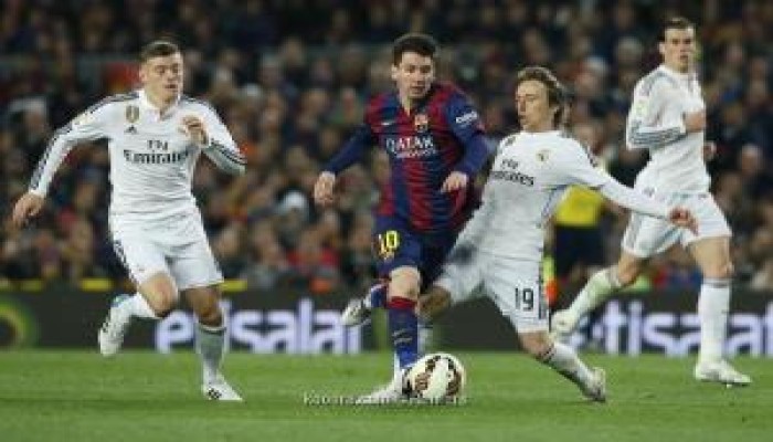 برشلونة يخطف الكلاسيكو بفوز مثير على ريال مدريد (فيديو)