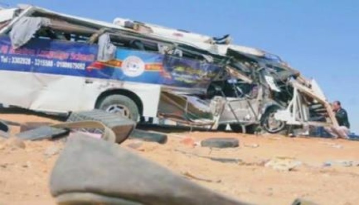 مصرع وإصابة 14 في انقلاب ميكروباص ببني سويف