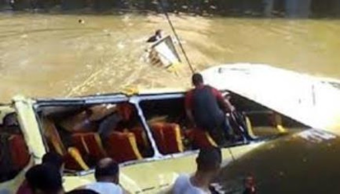 توقف عمال "أوراسكوم" عن العمل بعد مصرع وإصابة 27 من زملائهم