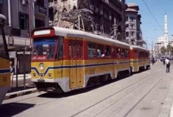 توقف ترام الإسكندرية ساعتين لإضراب العمال.. وعامل الجيش ضربنا علي قفانا