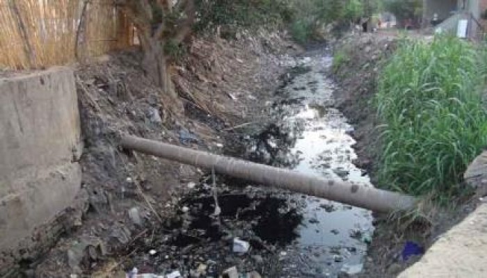 الفيوم : الانقلاب يقتل المواطنين بمياه الصرف الصحي