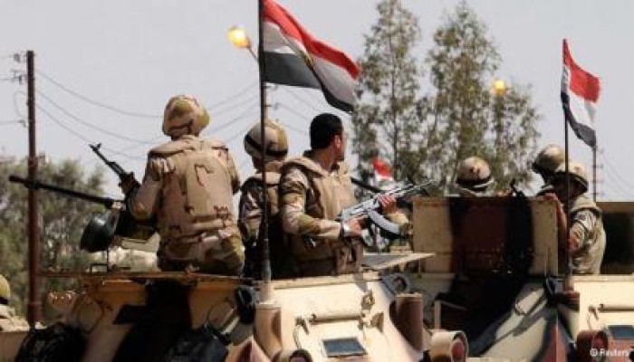 غلق "دولي الشيخ زويد" عقب مقتل ضابط ومجند جراء تفجير مدرعة