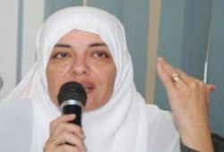 عزة الجرف: الانقلابي السفاح سيظل يتنازل عن مقدرات مصر.. حتى خرابها