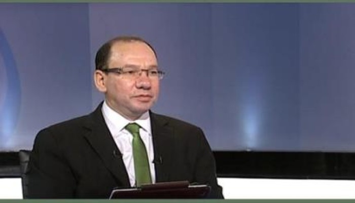 وائل قنديل: من زرع الانقلاب بمصر يكرره في اليمن