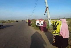 سلسلة بشرية لثوار ام الرضا بدمياط تطالب بسقوط حكم العسكر