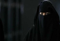 تلميذ بالإعدادى ينزع النقاب عن معلمته ويصفعها على وجهها بالفيوم