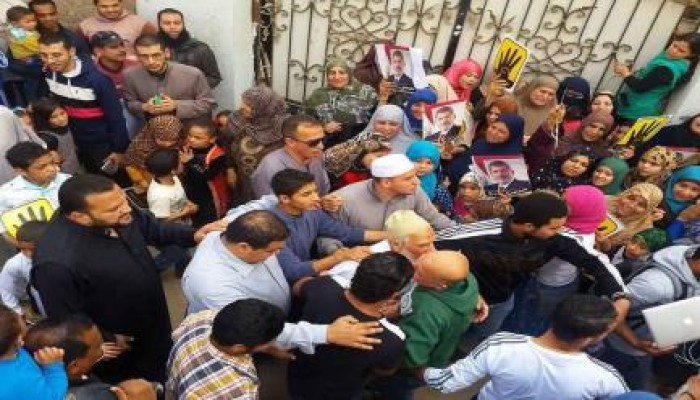 7 تظاهرات حاشدة بالقاهرة تهتف: مصر ميحكمهاش سفاح.. يسقط عبد الفتاح