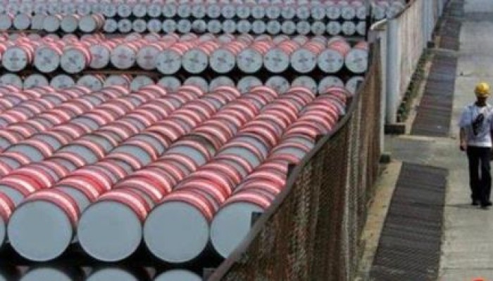 اسعار النفط تهبط 5 بالمئة مع انحسار المخاوف بشان الصراع في اليمن