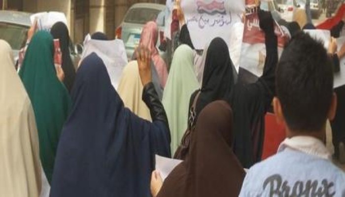 الزقازيق : مظاهرة نسائية صباحية ضمن قعاليات أسبوع "مصر في خطر"