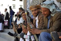 ميليشيات الحوثي تسيطر على قطاع ساحلي قريب من باب المندب