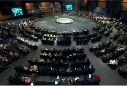 أبرز اللقطات الطريفة في القمة العربية برئاسة الخائن