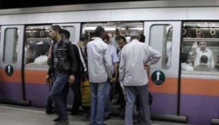 القبض على مواطن بمترو العتبة لاحتواء هاتفه على شعارات رابعة