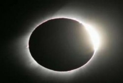 بعد كسوف الشمس.. خسوف كلي للقمر السبت