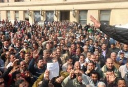 مظاهرة للعاملين بأوقاف كفر الشيخ لعدم تسلمهم وحداتهم السكنية