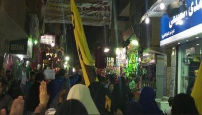 مسيرة ليلية بصفط اللبن تطالب بإسقاط الانقلاب