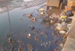 بالصور.. "سوق الجمعة" بالإسماعيلية يغرق بمياه الصرف ومسؤولي الانقلاب في العسل