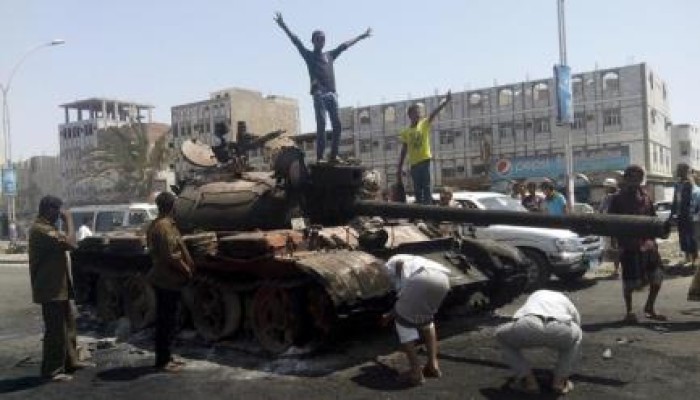 حرب شوارع بين الحوثيين وموالين لهادي بعدن