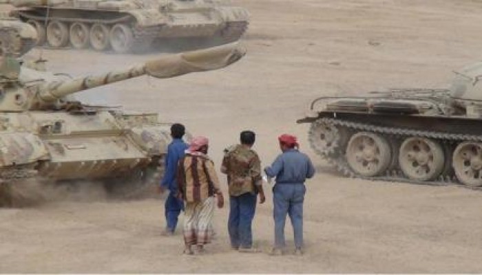 الحوثيون في عدن يتراجعون بضعة كيلومترات بعد ضربات للتحالف