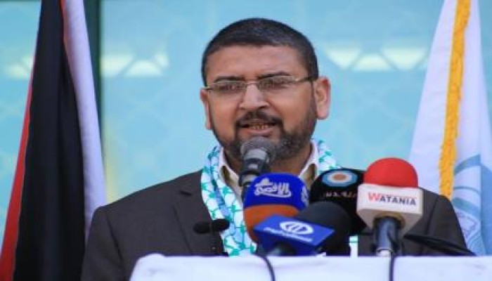 حماس : " عباس " رئيس مؤقت للسلطة و يجب أن يحترم حدود " صلاحياته "