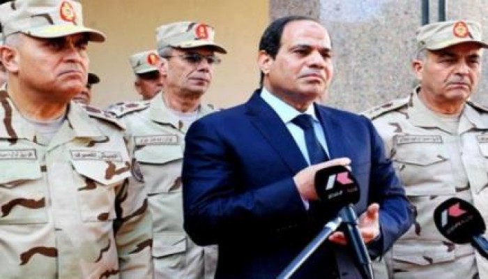 بعد اجتماع القوات المسلحة.. الخائن السيسي يمهد للتدخل البري في اليمن