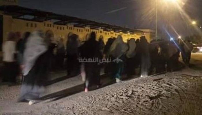 ثوار أكتوبر يواصلون حراكهم الثوري بفعالية ليلية