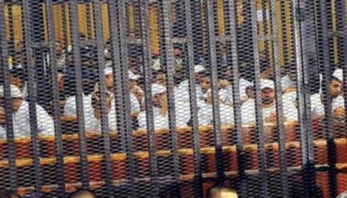 الدفاع يتهم الضباط بتغيير أقوالهم في مذبحة بورسعيد