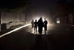 انقطاع الكهرباء عن رفح والشيخ زويد لليوم الثاني بعد قصف جيش السيسي محول الكهرباء الرئيسي