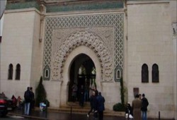 الحكومة الفرنسية تدعم مطالب المسلمين بمضاعفة عدد المساجد