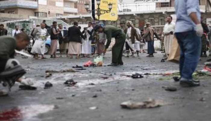 طائرات عاصفة الحزم تقصف قاعدة جوية شمالي عدن