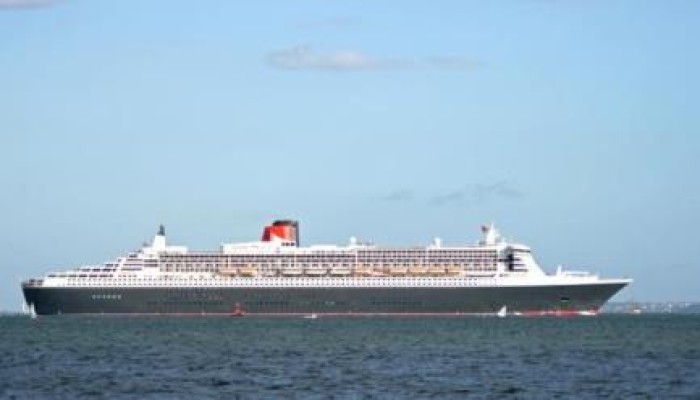 ميناء سفاجا يرفض استقبال باخرة على متنها 2000 سائح