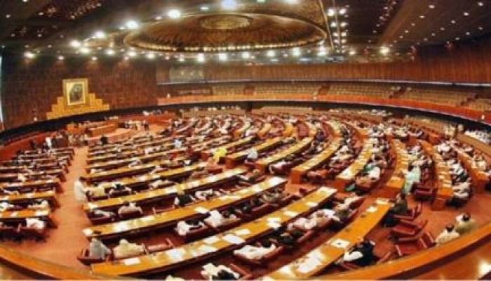 باكستان : البرلمان يقرر التزام الحياد في حرب اليمن