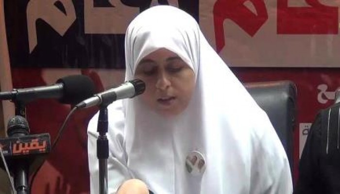 عائشة الشاطر : أحكام الإعدام سلاح العسكر لمحاربة الثوار .. و أطالب الثوار بالصمود والنضال