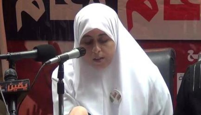 عائشة الشاطر : أحكام الإعدام سلاح العسكر لمحاربة الثوار .. و أطالب الثوار بالصمود والنضال