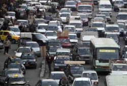 توقف حركة المرور وشلل مروري برمسيس بسبب كسر في ماسورة مياه